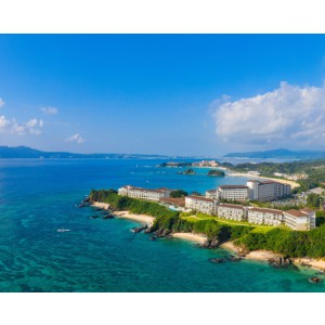 「ハレクラニ沖縄」ペア2泊宿泊券